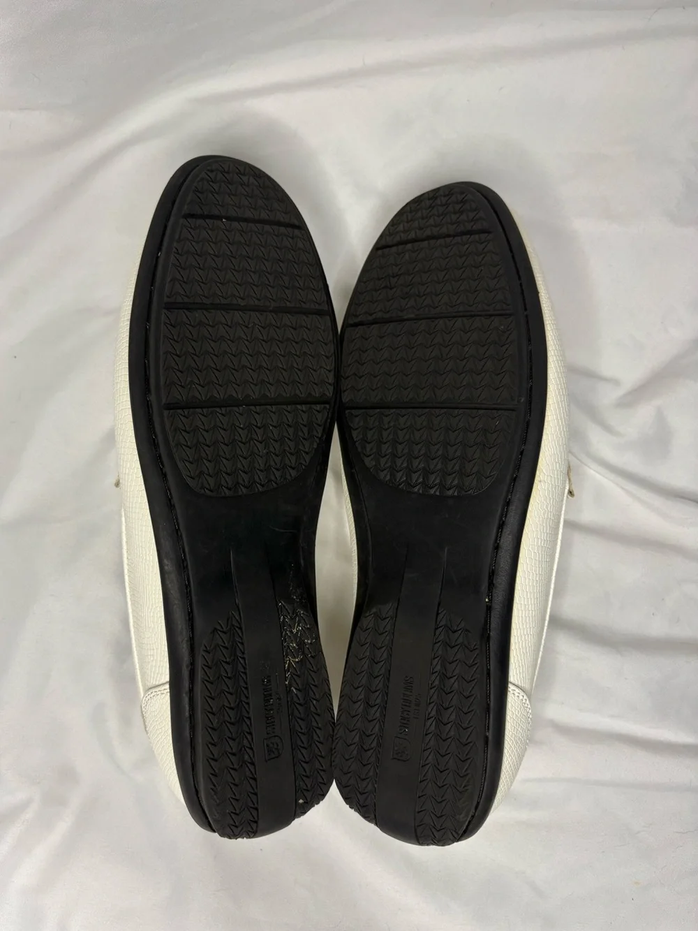 Stacy Adams White Leather Slip-On Penny Loafers with Silver Accent